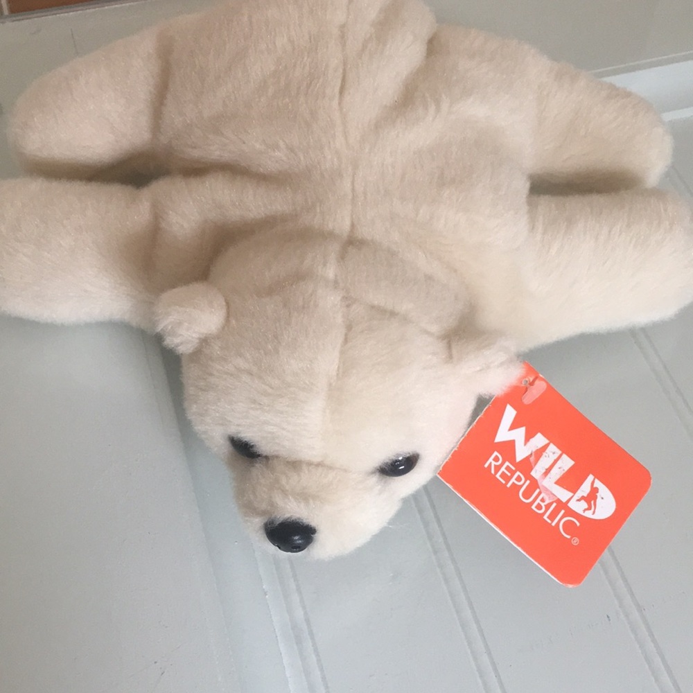 FREE w $12 purchase NEW W TAG Polar bear